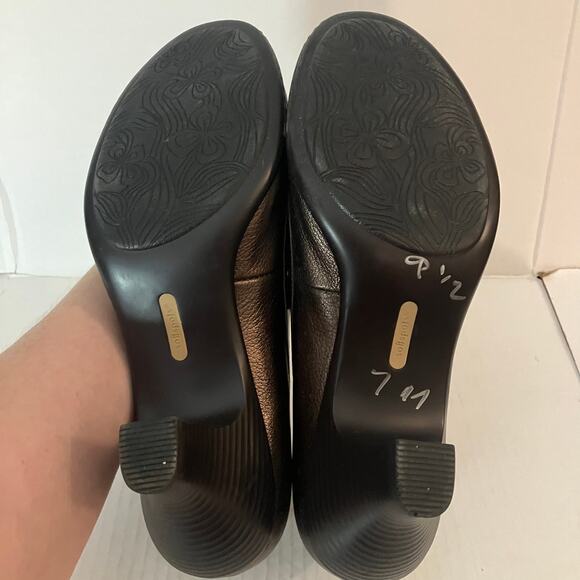 Softspots Women’s Metallic Brown Size 9.5 Shoes with 2” Heels - Picture 8 of 8